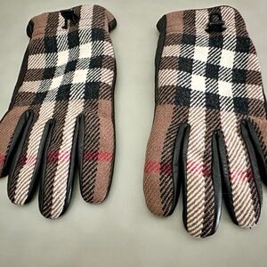 Burberry Gloves